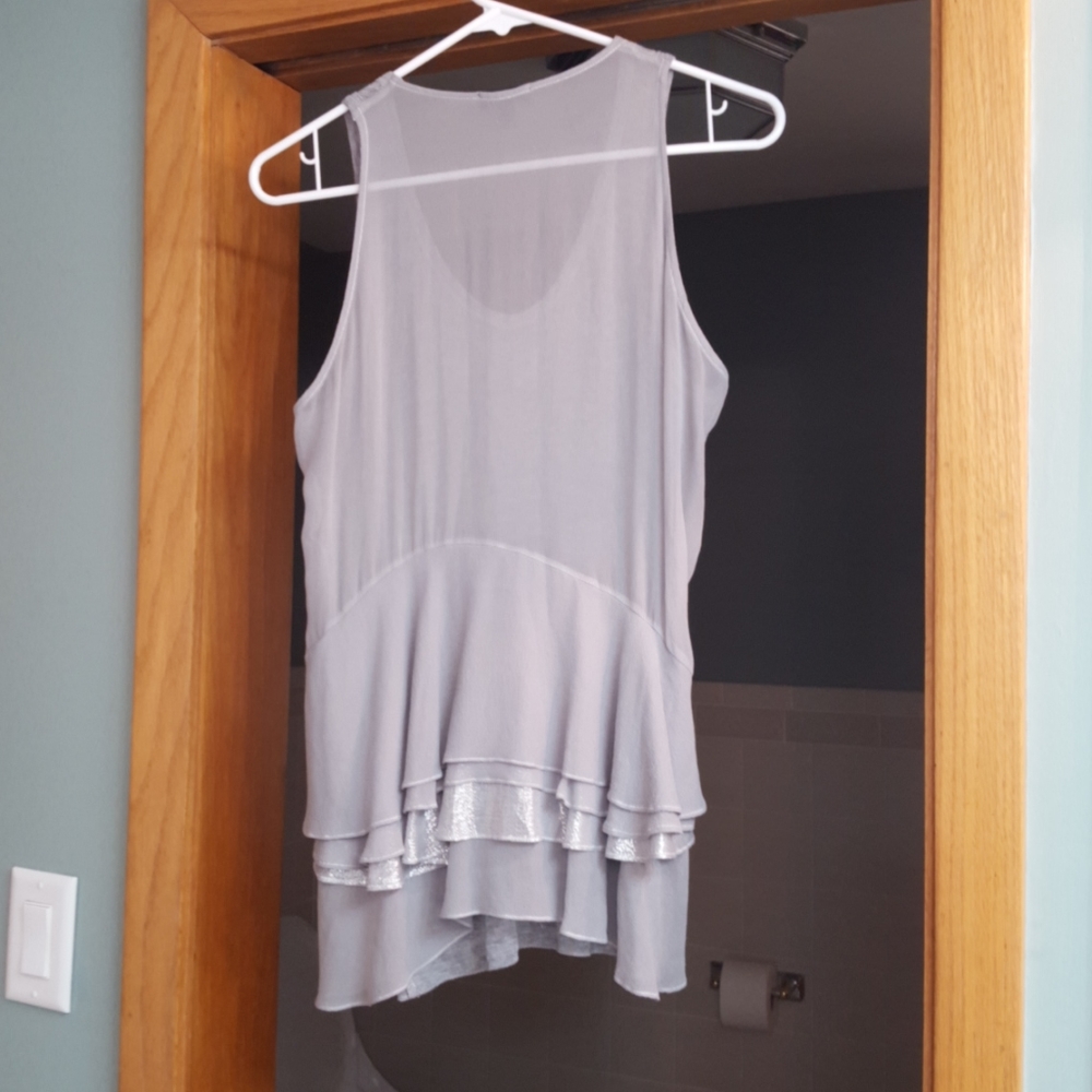 CLU GRAY ADORABLE RUFFLED BACK TOP - Picture 2 of 6